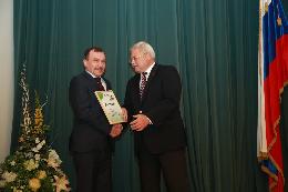 Труженики агропромышленного комплекса получили награды из рук Губернатора Сергея Жвачкина 