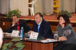 Вице-губернатор Андрей Кнорр обсудил с фермерами эффективность сельского хозяйства Зырянского района